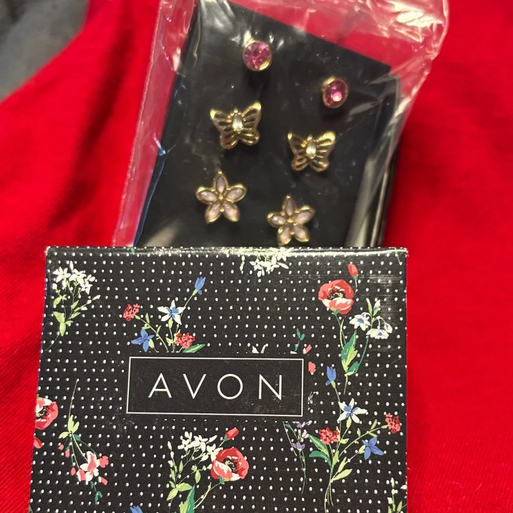 Spring & Christmas earrings; 3 Avon silvertone necklaces. 3 *FREE* hair clips! - Picture 2 of 15
